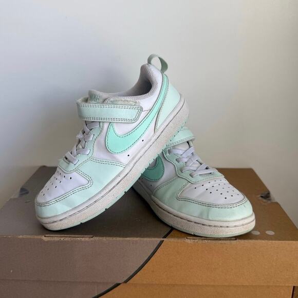 Nike Court Borough Low ‘Barely Green’ Kids Sneakers - SZ 13 C - Picture 1 of 13